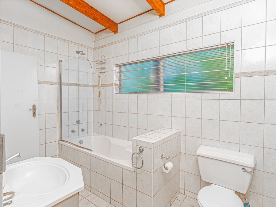 4 Bedroom Property for Sale in Ifafi North West